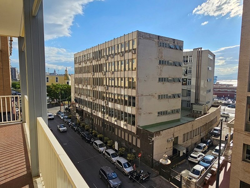 Appartamento in Vendita a Napoli, zona Centro , 695'000&euro;, 180 m²