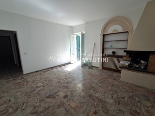 Appartamento in Affitto a Pontedera, 1'000&euro;, 150 m², arredato