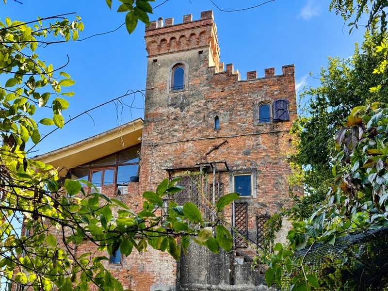 Appartamento in Vendita a Serravalle Pistoiese, 320'000&euro;, 280 m²