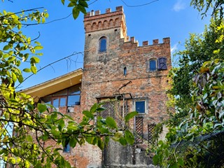 Appartamento in Vendita a Serravalle Pistoiese, 320'000&euro;, 280 m²