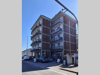 Appartamento in Vendita a Magenta, zona Ponte Nuovo, 57'000&euro;, 101 m², con Box