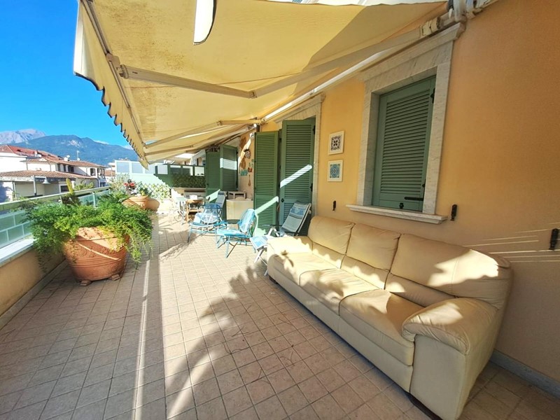 Trilocale in Affitto a Massa, zona Marina di Massa, 1'000&euro;, 90 m², arredato
