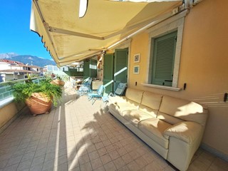 Trilocale in Affitto a Massa, zona Marina di Massa, 1'000&euro;, 90 m², arredato