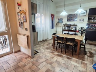 Quadrilocale in Vendita a Viareggio, 255'000&euro;, 82 m², arredato