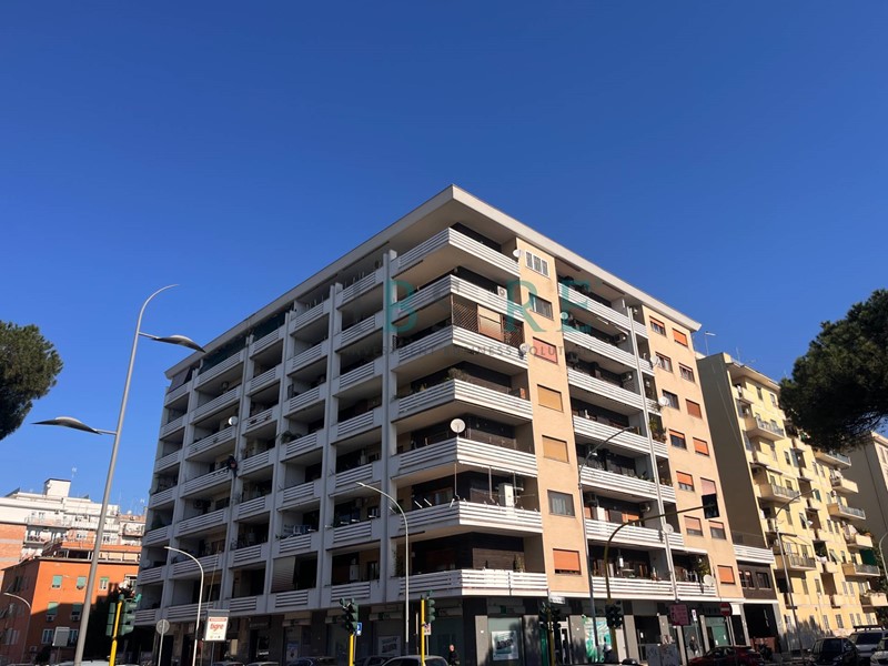 Bilocale in Vendita a Roma, 255'000&euro;, 83 m²