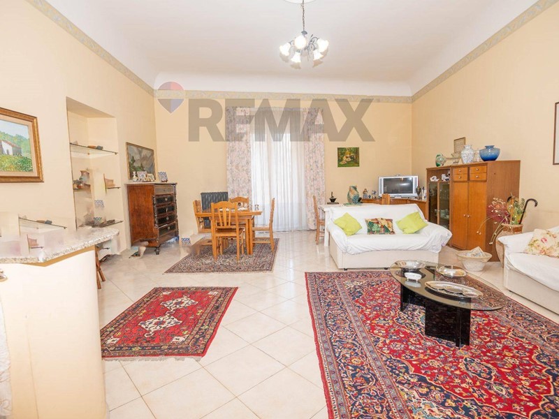 Appartamento in Vendita a Caltagirone, 85'000&euro;, 175 m²