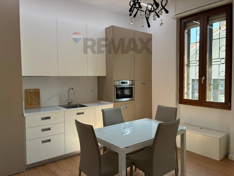 Bilocale in Affitto a Milano, 950&euro;, 45 m²