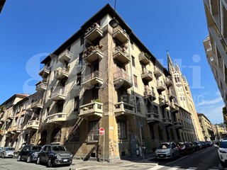 Trilocale in Vendita a Torino, 140'000&euro;, 85 m²