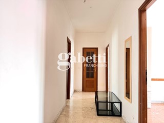 Trilocale in Vendita a Torino, 138'000&euro;, 92 m², arredato