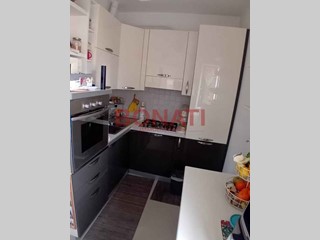 Appartamento in Vendita a La Spezia, zona Periferia Est, 220'000&euro;, 84 m²