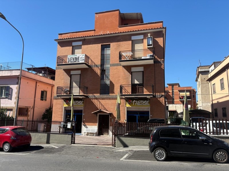 Quadrilocale in Vendita a Guidonia Montecelio, zona Villanova, 128'000&euro;, 110 m²