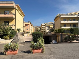 Trilocale in Vendita a San Gregorio di Catania, 169'000&euro;, 81 m², arredato, con Box