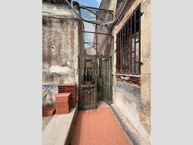 Bilocale in Vendita a Catania, 33'000&euro;, 51 m²