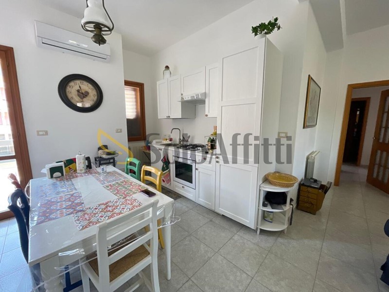 Appartamento in Affitto a Siracusa, 1'100&euro;, 120 m², arredato