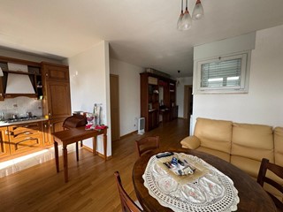 Quadrilocale in Vendita a Siena, 320'000&euro;, 80 m², arredato, con Box