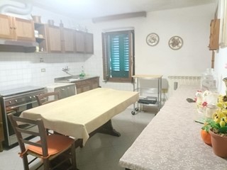 Trilocale in Vendita a Capraia e Limite, 145'000&euro;, 70 m²