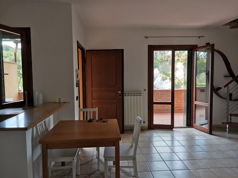 Appartamento in Vendita a Casole d'Elsa, zona Cavallano, 180'000&euro;, 95 m², arredato, con Box