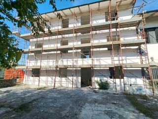 Appartamento in Vendita a Porcari, zona Padule, 219'000&euro;, 90 m²