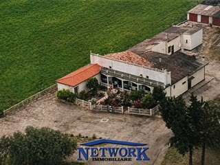 Appartamento in Vendita a Goito, 189'000&euro;, 450 m²