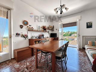 Appartamento in Vendita a Agugliano, 135'000&euro;, 162 m²