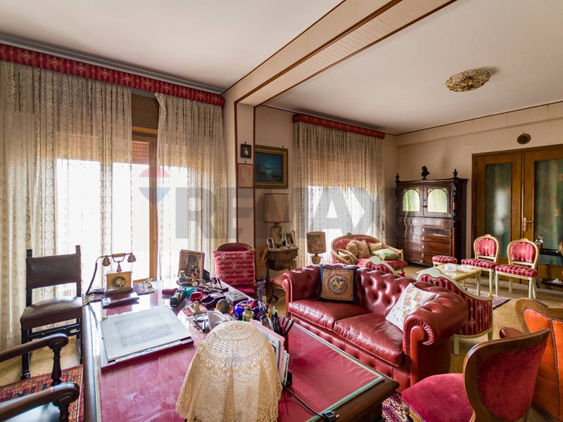 Appartamento in Vendita a Palermo, 448'000&euro;, 229 m²