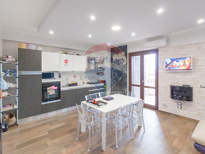 Bilocale in Vendita a Aci Catena, 165'000&euro;, 95 m²