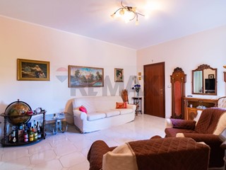 Quadrilocale in Vendita a Aci Catena, 119'000&euro;, 108 m²