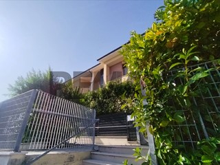 Bilocale in Vendita a Ancona, 128'000&euro;, 45 m²