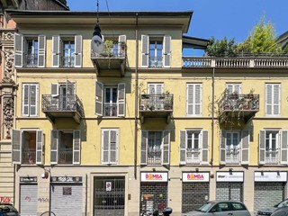 Appartamento in Vendita a Torino, 380'000&euro;, 180 m²