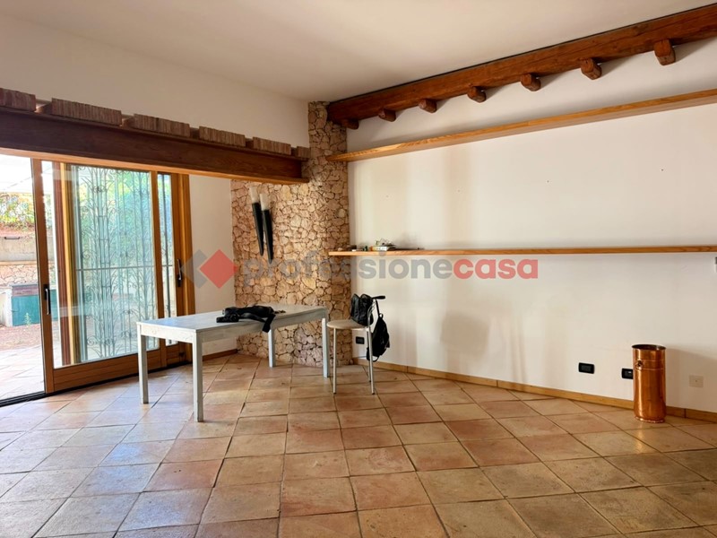 Trilocale in Vendita a Aci Castello, 207'000&euro;, 90 m², con Box