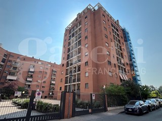 Bilocale in Vendita a Milano, 275'000&euro;, 71 m²
