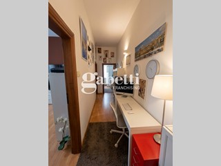 Bilocale in Vendita a Roma, 165'000&euro;, 66 m²