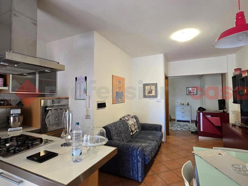 Appartamento in Vendita a Arezzo, 235'000&euro;, 131 m², arredato, con Box