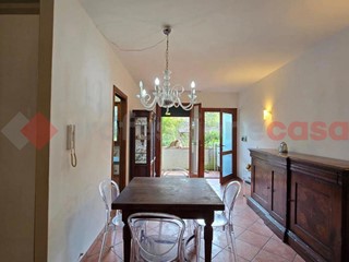 Appartamento in Vendita a Arezzo, 235'000&euro;, 131 m², arredato, con Box