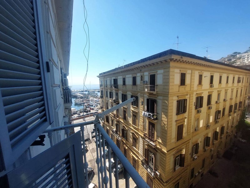 Appartamento in Affitto a Napoli, 3'200&euro;, 120 m², arredato