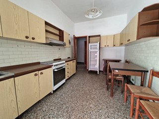 Bilocale in Vendita a Piacenza, 85'000&euro;, 69 m²
