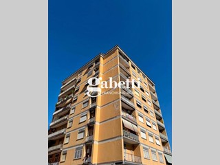 Bilocale in Vendita a Roma, 227'000&euro;, 67 m²