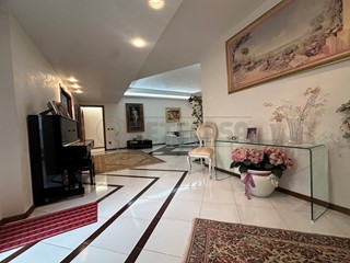 Appartamento in Vendita a Mazara del Vallo, 250'000&euro;, 250 m²