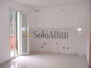 Trilocale in Affitto a Borzonasca, 400&euro;, 75 m²