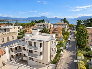 Quadrilocale in Vendita a Desenzano del Garda, 595'000&euro;, 133 m², con Box