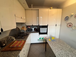 Appartamento in Vendita a Parma, zona Crocetta - S. Pancrazio, 315'000&euro;, 165 m², con Box