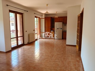 Trilocale in Vendita a Dicomano, 140'000&euro;, 85 m², con Box