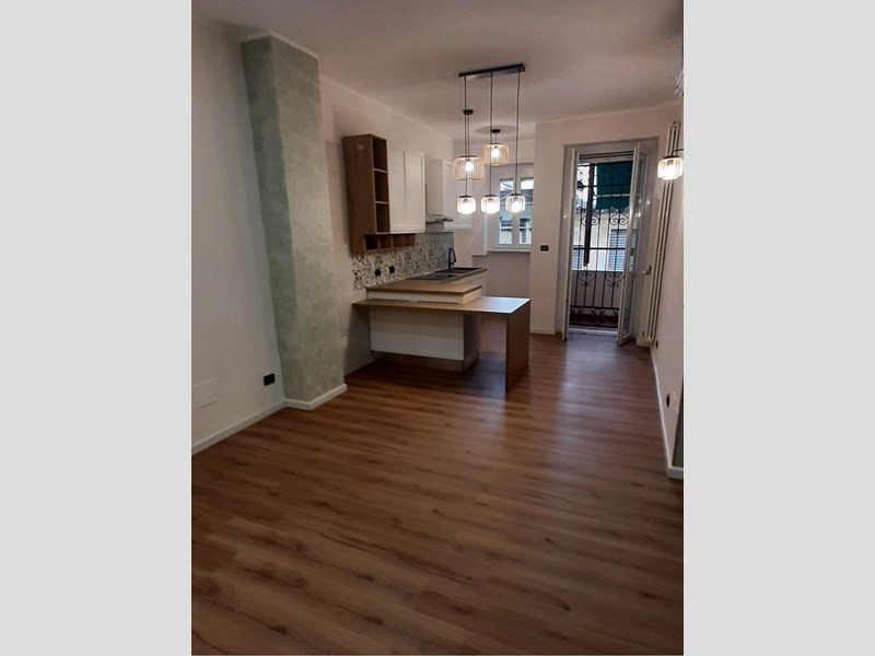 Quadrilocale in Vendita a Torino, zona Nizza Millefonti, 195'000&euro;, 82 m²