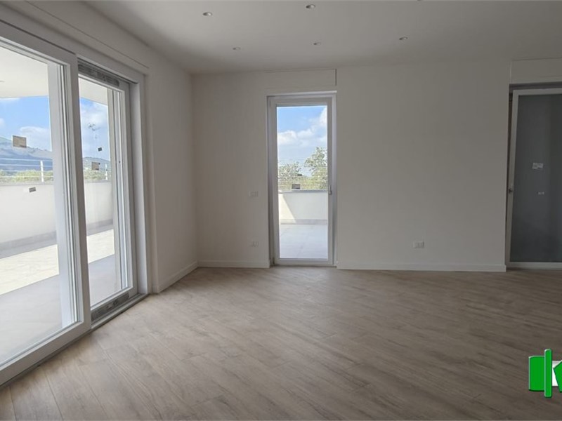 Quadrilocale in Vendita a Mugnano del Cardinale, 285'000&euro;, 250 m²