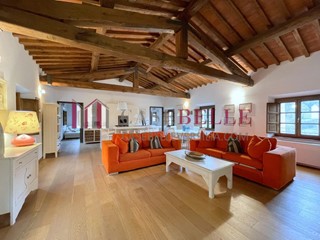 Loft in Affitto a Camaiore, zona Lombrici, 1'200&euro;, 80 m², arredato
