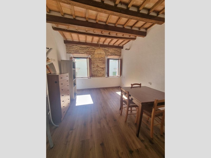 Bilocale in Vendita a Colle di Val D'Elsa, 85'000&euro;, 55 m², arredato