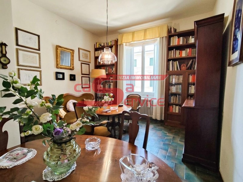Appartamento in Vendita a Montecatini Terme, 250'000&euro;, 270 m²