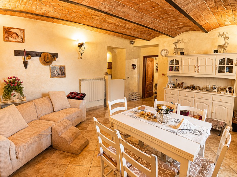 Appartamento in Vendita a Colle di Val D'Elsa, zona Le Grazie, 225'000&euro;, 132 m², arredato