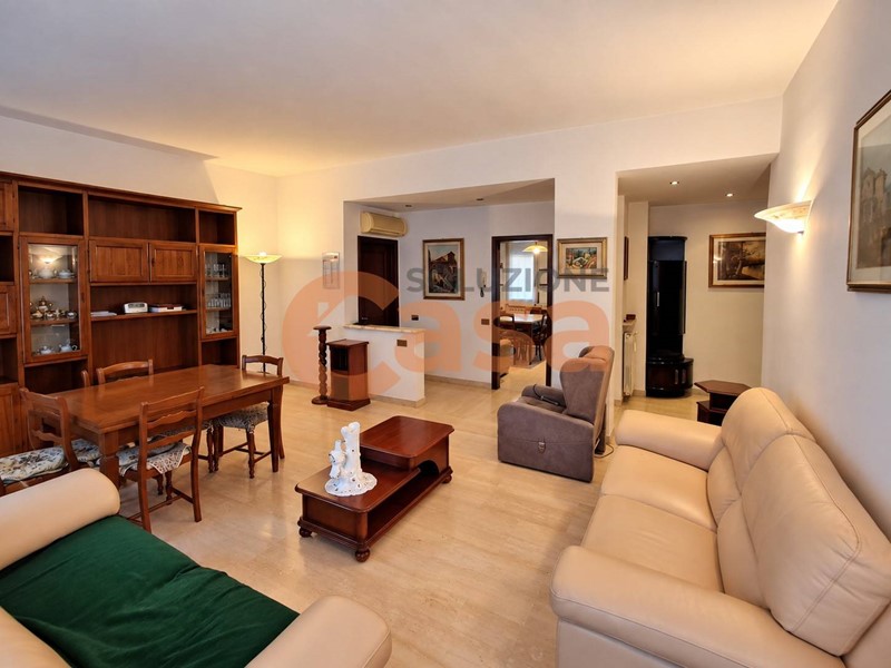 Trilocale in Vendita a Piacenza, 188'000&euro;, 119 m²