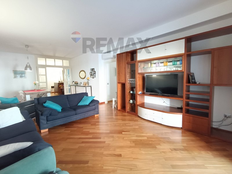 Appartamento in Affitto a Perugia, 850&euro;, 130 m²